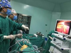 我院泌尿外科开展一例腹腔镜下肾孟输尿管成形术